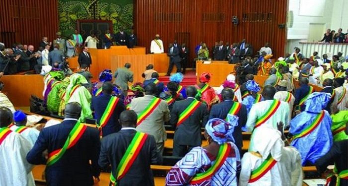 Les nouveaux députés convoqués à l’Assemblée nationale le lundi 02 décembre 1 Les nouveaux députés convoqués à l’Assemblée nationale le lundi 02 décembre