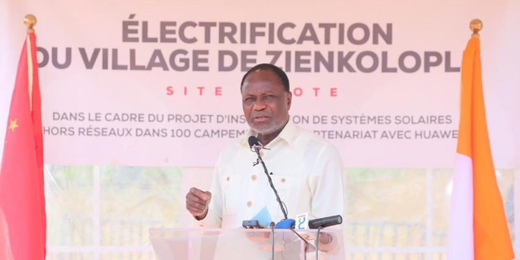 Côte d’Ivoire/Électrification rurale : le village de zienkolople (korhogo) mis sous tension hors réseau 1 Côte d’Ivoire/Électrification rurale : le village de zienkolople (korhogo) mis sous tension hors réseau