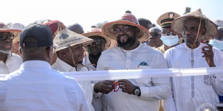 Kankan : Le Ministre Directeur de Cabinet Djiba Diakité inaugure une centrale à oxygène et un centre de santé dans le cadre du Programme Simandou 2040 1 Kankan : Le Ministre Directeur de Cabinet Djiba Diakité  inaugure une centrale à oxygène et un centre de santé dans le cadre du Programme Simandou 2040