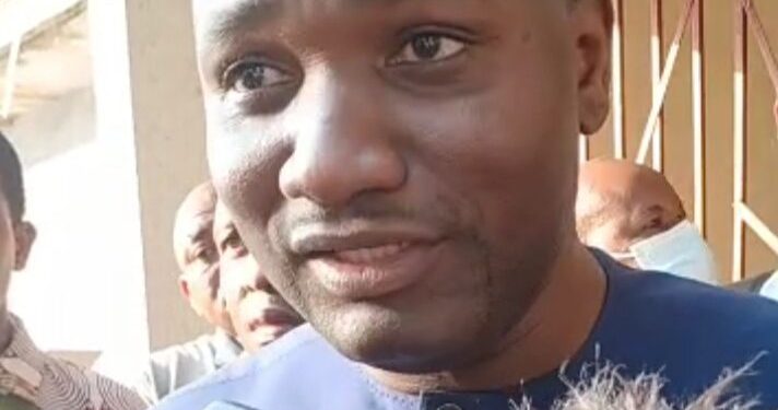 Cas Aliou Bah: ..."nous allons démontrer que le procès est purement politique..." Me Almamy Samory Traoré 1 Cas Aliou Bah: … »nous allons démontrer que le procès est purement politique… » Me Almamy Samory Traoré