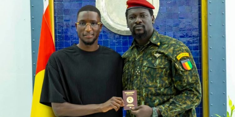 Guinée: Sehrou Guirassy désormais détenteur d’un passeport diplomatique 1 Guinée: Sehrou Guirassy désormais détenteur d’un passeport diplomatique