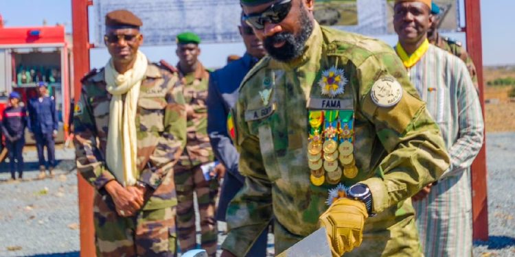Mali : après les inaugurations dans le domaine du football, Assimi GOÏTA lance un monument dédié à l’armée 1 Mali : après les inaugurations dans le domaine du football, Assimi GOÏTA lance un monument dédié à l’armée