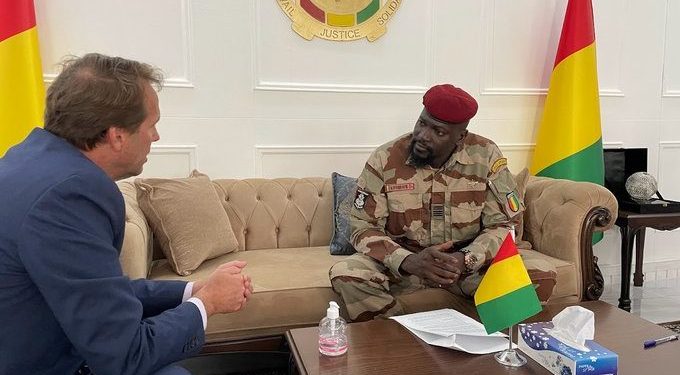 Lettre du nouvel An 2025 de l’ambassadeur des États-Unis au président Doumbouya: « le gouvernement et le secteur privé américain ont alloué plus d’un milliard de dollars à la Guinée en 2024 » 1 Lettre du nouvel An 2025 de l’ambassadeur des États-Unis au président Doumbouya: « le gouvernement et le secteur privé américain ont alloué plus d’un milliard de dollars à la Guinée en 2024 »