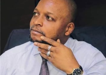 Nouvel An 2025: Vœux du Ministre de l’Energie, de l’Hydraulique et des Hydrocarbures, Aboubacar Camara 5 Nouvel An 2025: Vœux du Ministre de l’Energie, de l’Hydraulique et des Hydrocarbures, Aboubacar Camara