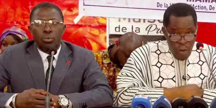 Candidature du Gal Mamadi Doumbouya: une nouvelle coalition l'invite à y aller 1 Candidature du Gal Mamadi Doumbouya: une nouvelle coalition l’invite à y aller