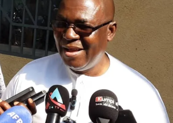 Deuxième jour d’audience d’Aliou Bah: Dr Faya Millimouno apporte son soutien à son « frère »