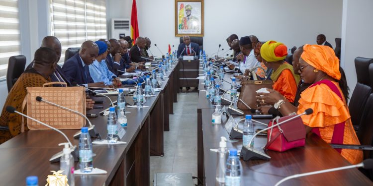 Guinée: le gouvernement Bah Oury entame une immersion d'un mois à partir du 5 février à l'intérieur du pays 1 Guinée: le gouvernement Bah Oury entame une immersion d’un mois à partir du 5 février à l’intérieur du pays