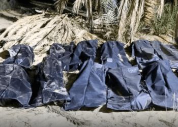 Libye : 76 migrants sauvés et 28 corps retrouvés dans une fosse commune