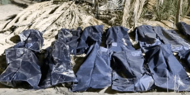 Libye : 76 migrants sauvés et 28 corps retrouvés dans une fosse commune 1 Libye : 76 migrants sauvés et 28 corps retrouvés dans une fosse commune