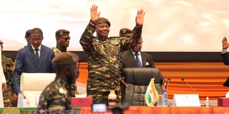 Niger : Tiani promet de «concrétiser l’espoir» d’une refondation de 5 ans 1 Niger : Tiani promet de «concrétiser l’espoir» d’une refondation de 5 ans