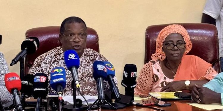 CNTG: Après son exclusion, les choses se compliquent pour Salifou Camara de la FSPE 1 CNTG: Après son exclusion, les choses se compliquent pour Salifou Camara de la FSPE
