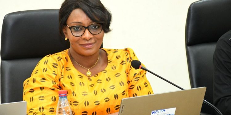 Djenabou Touré Camara, une icône du leadership électoral en Guinée(Ibrahim Diallo) 1 Djenabou Touré Camara, une icône du leadership électoral en Guinée(Ibrahim Diallo)