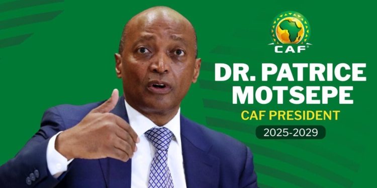Foot : Le Sud-Africain Motsepe rempile à la tête de la CAF 1 Foot : Le Sud-Africain Motsepe rempile à la tête de la CAF
