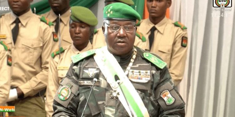 Niger: Après sa désignation président de la République pour 5 ans, Gl Tiani dissout les partis politiques et libère certains détenus 1 Niger: Après sa désignation président de la République pour 5 ans, Gl Tiani dissout les partis politiques et libère certains détenus