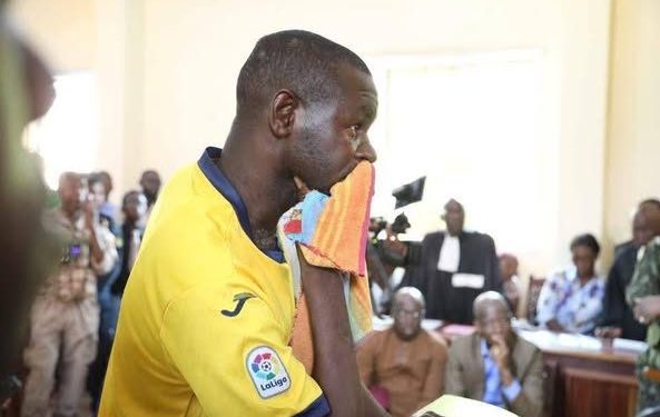Meurtre d’Adama Konaté à Kankan: Bangaly Traoré condamné à perpétuité et au paiement de 3 milliards de FG aux héritiers! 1 Meurtre d’Adama Konaté à Kankan: Bangaly Traoré condamné à perpétuité et au paiement de 3 milliards de FG aux héritiers!