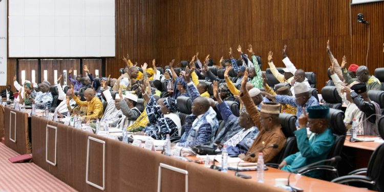 Une journée historique au CNT : les Conseillers nationaux adoptent à l’unanimité le projet de nouvelle Constitution 1 Une journée historique au CNT : les Conseillers nationaux adoptent à l’unanimité le projet de nouvelle Constitution