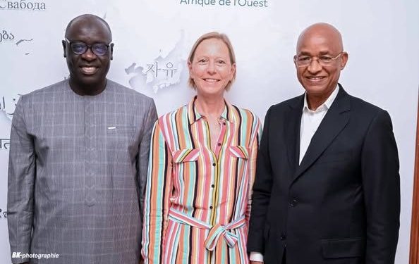 En tête-à-tête avec Alexandra Heldt, Cellou Dalein Diallo fustige l'inaction de la CEDEAO et le désintérêt de l'Occident 1 En tête-à-tête avec Alexandra Heldt, Cellou Dalein Diallo fustige l’inaction de la CEDEAO et le désintérêt de l’Occident