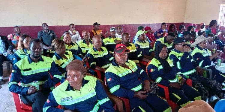 Boffa - Soumbouyadi : Remise des agréments et financements aux groupements de femmes, un signal fort de l’engagement communautaire d’AGB2A-GIC 1 Boffa – Soumbouyadi : Remise des agréments et financements aux groupements de femmes, un signal fort de l’engagement communautaire d’AGB2A-GIC