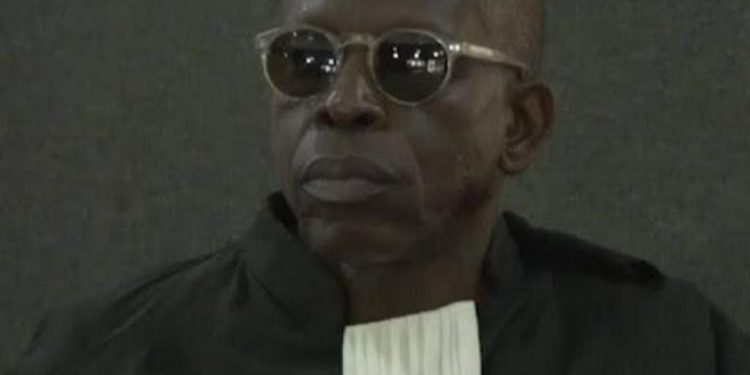 Libération de Mamadou Dian Diallo à la CRIEF : son avocat réagit et interpelle le procureur spécial ! 1 Libération de Mamadou Dian Diallo à la CRIEF : son avocat réagit et interpelle le procureur spécial !