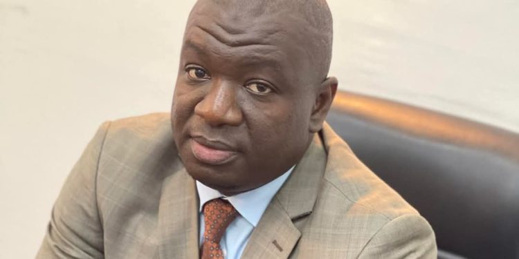"Comme si tout semble perdre son âme chez nous, ils nous foutent une sacrée honte".(Me Moussa Diallo) 1 « Comme si tout semble perdre son âme chez nous, ils nous foutent une sacrée honte ».(Me Moussa Diallo)