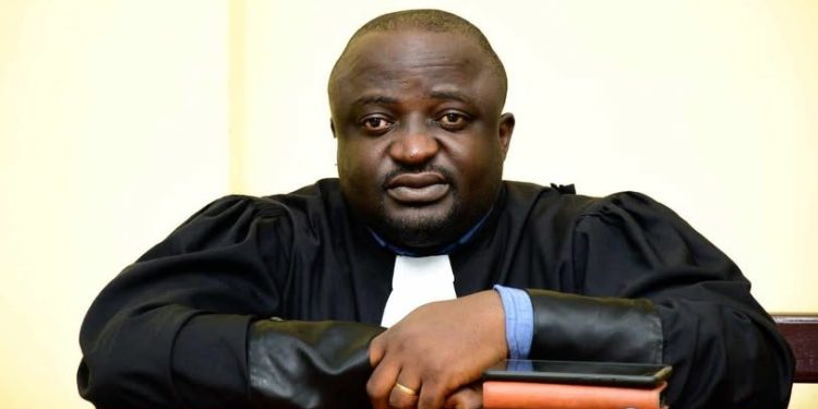 « L’Avocat guinéen, entre gladiateur de la République et bouc émissaire du cirque politique » (Me Pépé Antoine LAMAH)