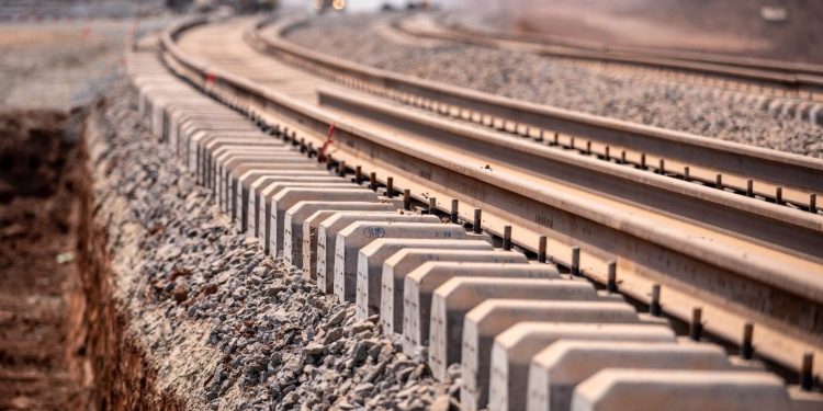 Rio Tinto Simfer achève avec succès la construction d’infrastructures clés de son embranchement ferroviaire. 1 Rio Tinto Simfer achève avec succès la construction d’infrastructures clés de son embranchement ferroviaire.