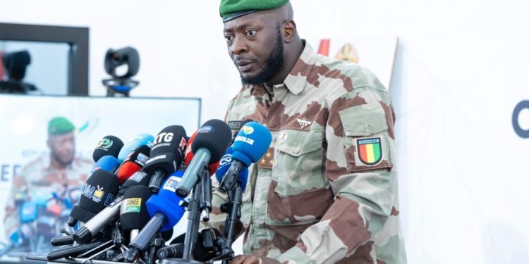 Vague de retrait des permis miniers: les précisions et assurances du Gal Amara Camara 1 Vague de retrait des permis miniers: les précisions et assurances du Gal Amara Camara