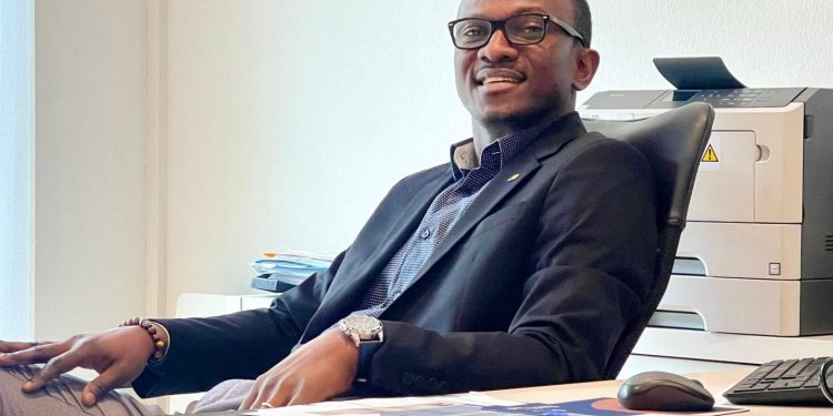 Connaissons nos compétences humaines de la diaspora. Qui est Mamady Joel Camara? 1 JOEL
