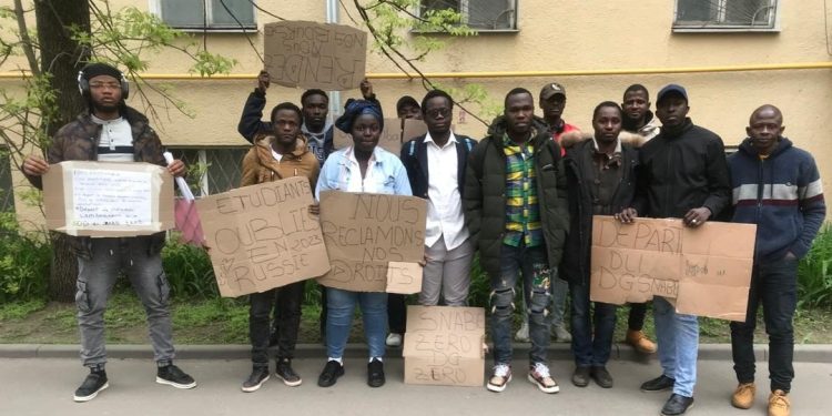 Alerte infos! Sans bourses depuis septembre 2024, les étudiants et doctorants guinéens en Russie menacent de se faire entendre 1 Alerte infos! Sans bourses depuis septembre 2024, les étudiants et doctorants guinéens en Russie menacent de se faire entendre