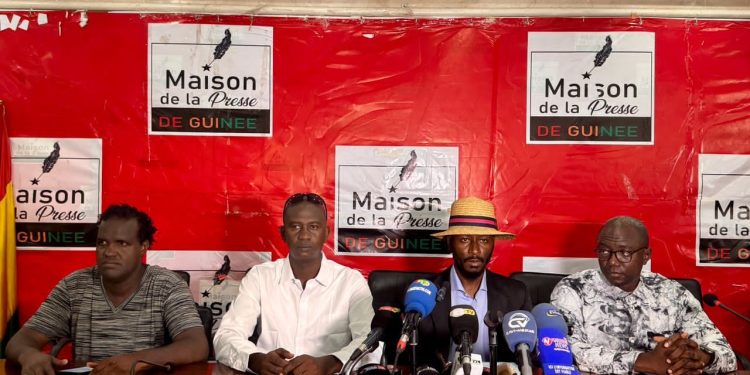 JOURNEE MONDIALE DE LA LIBERTE DE LA PRESSE DECLARATION DU SYNDICAT DES PROFESSIONNELS DE LA PRESSE DE GUINEE (SPPG) 1 JOURNEE MONDIALE DE LA LIBERTE DE LA PRESSE DECLARATION DU SYNDICAT DES PROFESSIONNELS DE LA PRESSE DE GUINEE (SPPG)