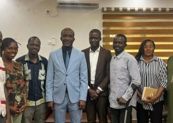 Lutte contre la drépanocytose : les jeunes du CMC de Ratoma en audience chez Ahmed Sékou Traoré