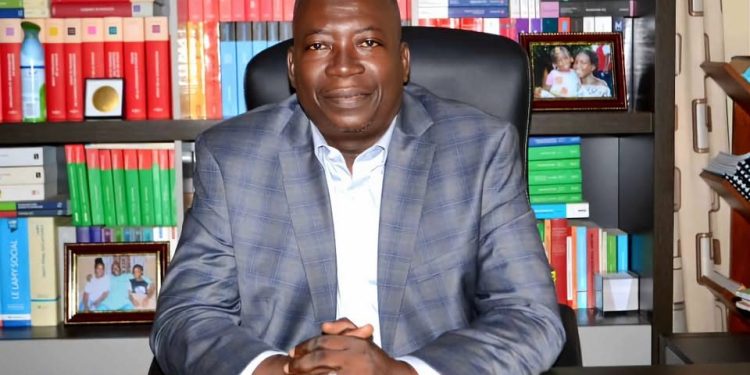 Enlevé, torturé puis abandonné, Me Mohamed TRAORE remercie pour la vague de soutiens 1 500 coups de fouet et des menaces de mort pour avoir démissionné du CNT entre autres: La mésenventure de Me Traoré