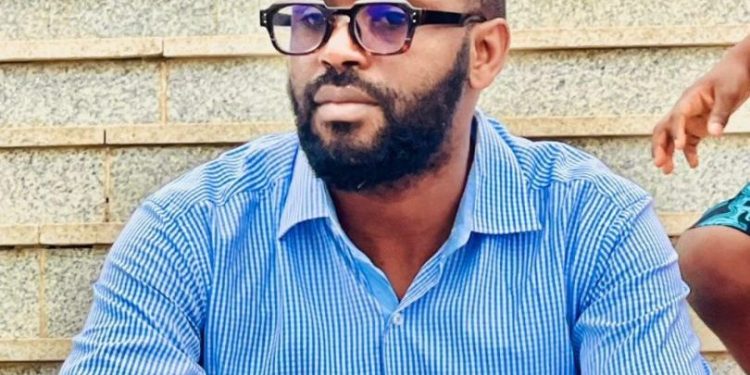 Un An après le Kidnapping de Foniké Menguè et de Billo Hadjass en Guinée : une souffrance extrême pour leurs familles et proches. 1 « C’est l’une des meilleures pour ne pas dire la meilleure constitution dans l’histoire » (Alpha Bayo)