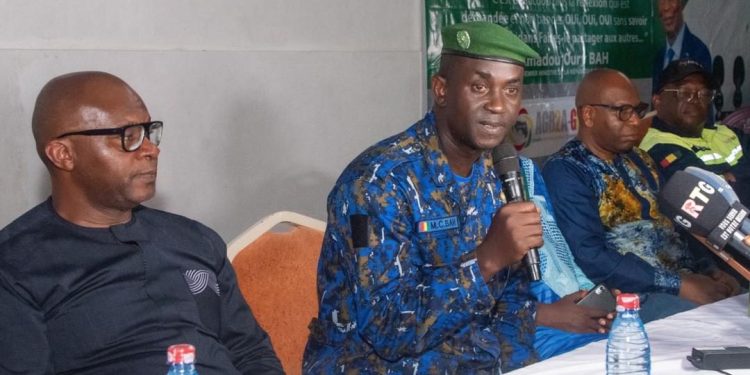 AGB2A-GIC et l’ONG Aimer la Guinée forment 264 jeunes sur le projet de Constitution à Boffa