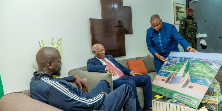 Le Président Doumbouya en visite inopinée chez Bah Oury: un nouvel espoir pour les riverains de la décharge de Dar Es Salam 1 Le Président Doumbouya en visite inopinée chez Bah Oury: un nouvel espoir pour les riverains de la décharge de Dar Es Salam