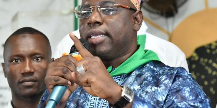 Makanera Kaké : voix de son maître, esclave de ses intérêts (Souleymane Souza Konaté)
