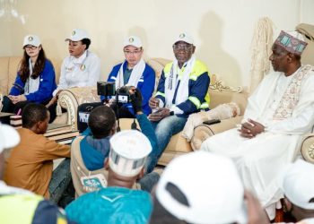 Labé : Ahmed Kanté rend visite au grand imam Elhadj Badrou Bah pour solliciter bénédictions et prières