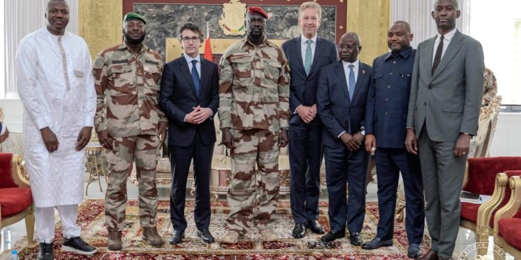 Palais Mohammed V : le nouveau CEO de Rio Tinto reçu par le Président de la République S.E le Général Mamadi Doumbouya