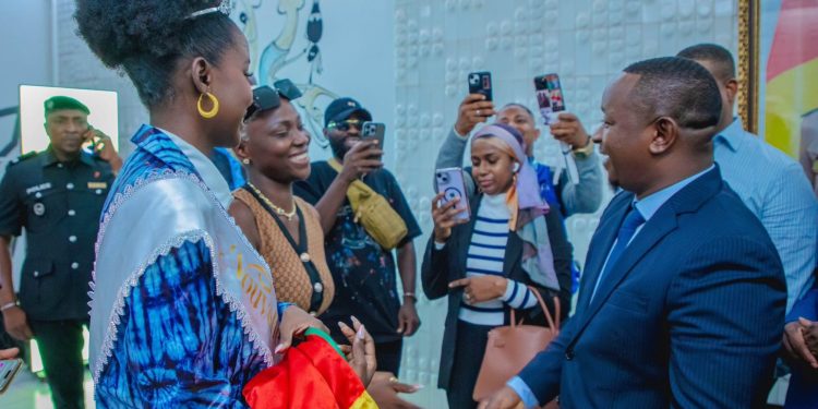 YOUYOU, la Nouvelle Reine d'Afrique accueillie avec faste à Conakry 1 YOUYOU, la Nouvelle Reine d’Afrique accueillie avec faste à Conakry