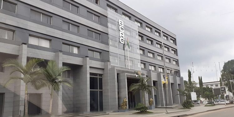 Soutien aux projets structurants, la BCRG lance une émission de 700 milliards GNF pour combler son déficit budgétaire. 1 Soutien aux projets structurants, la BCRG lance une émission de 700 milliards GNF pour combler son déficit budgétaire.