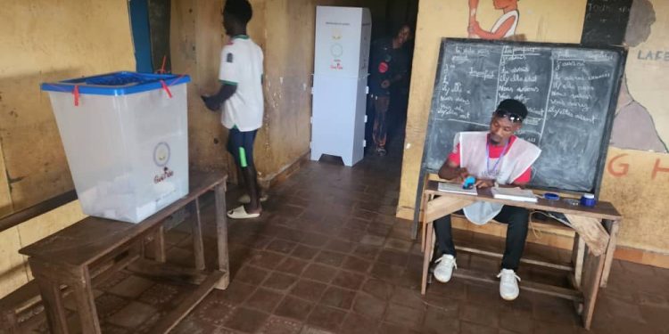 Vote référendaire: "On n'a pas le choix", déclare un électeur! 1 Vote référendaire: « On n’a pas le choix », déclare un électeur!
