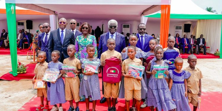 École de qualité : Plus de 4,3 millions de kits scolaires distribués aux élèves du primaire au titre de l'année 2025-2026 1 École de qualité : Plus de 4,3 millions de kits scolaires distribués aux élèves du primaire au titre de l’année 2025-2026