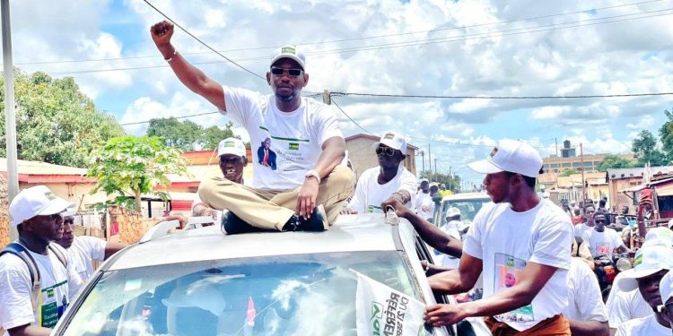 Campagne référendaire Sékouba Diack Diakité arrache l'adhésion massive de Siguiri au OUI! 1 Campagne référendaire Sékouba Diack Diakité arrache l’adhésion massive de Siguiri au OUI!
