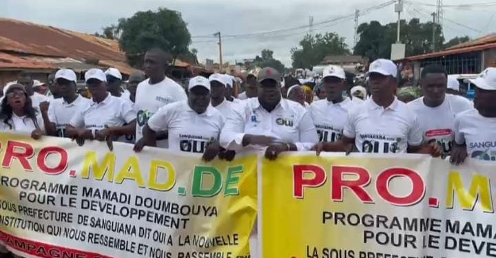 Campagne référendaire : Sanguiana fait le plein à Kouroussa et dit OUI à la nouvelle Constitution 1 Campagne référendaire : Sanguiana fait le plein à Kouroussa et dit OUI à la nouvelle Constitution