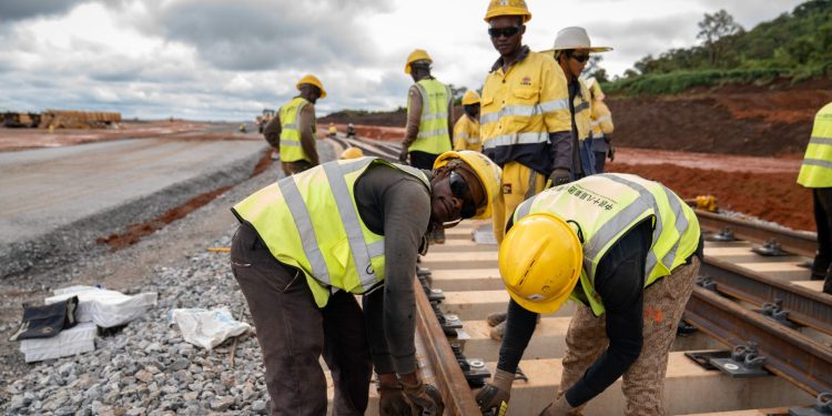 Rio Tinto annone la première expédition depuis la mine de SimFer pour novembre 2025 1 Rio Tinto annone la première expédition depuis la mine de SimFer pour novembre 2025