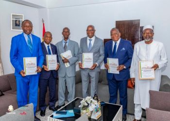 Campagne référendaire: des anciens premiers ministres présents à Conakry invitent à voter Oui à la NC