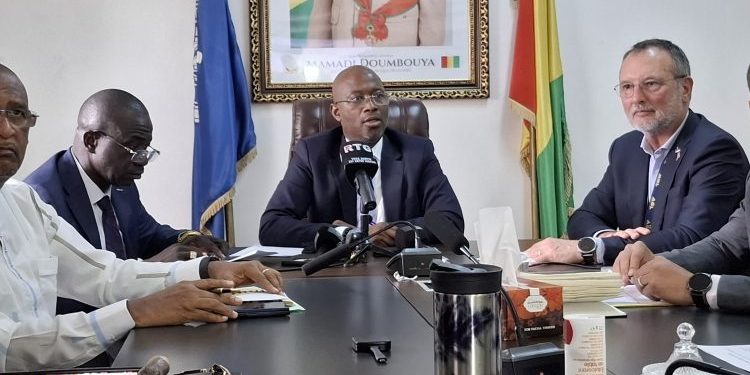 Congestion du port de Conakry : les autorités engagent un plan d'urgence et annoncent la fin du calvaire pour bientôt 1 Congestion du port de Conakry : les autorités engagent un plan d’urgence et annoncent la fin du calvaire pour bientôt