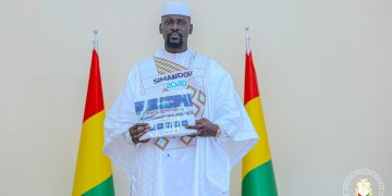 Palais Mohammed V : remise solennelle au Chef de l’État, Général Mamadi DOUMBOUYA des documents du Programme de Développement Socio-Économique Durable et Responsable Simandou 2040 11 Palais Mohammed V : remise solennelle au Chef de l’État, Général Mamadi DOUMBOUYA des documents du Programme de Développement Socio-Économique Durable et Responsable Simandou 2040