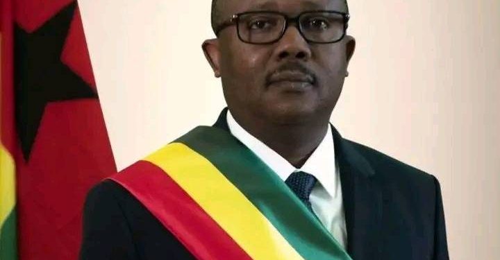 Guinée-Bissau : Umaro Sissoco Embaló a été arrêté (Jeune Afrique) 1 Guinée-Bissau : Umaro Sissoco Embaló a été arrêté (Jeune Afrique)