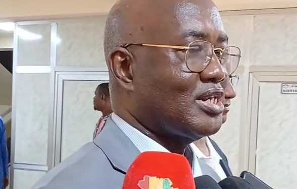 Présidentielle 2025: Le Collège des Médecins conduit par Pr Hassane Bah entre en fonction 1 Présidentielle 2025: Le Collège des Médecins conduit par Pr Hassane Bah entre en fonction